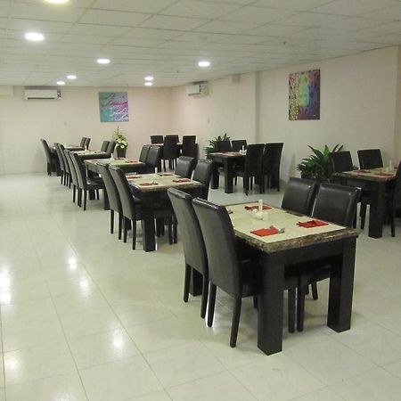 Nadinah Jw Inn Hotel מראה חיצוני תמונה