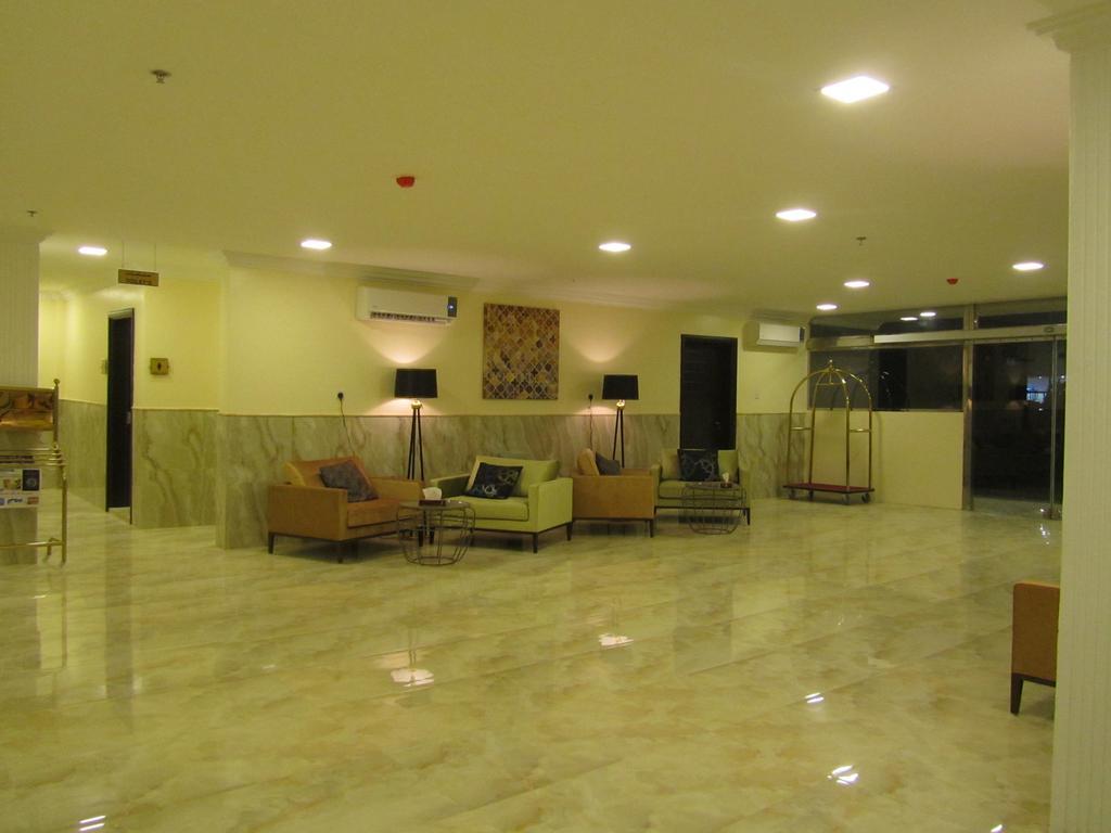 Nadinah Jw Inn Hotel מראה חיצוני תמונה