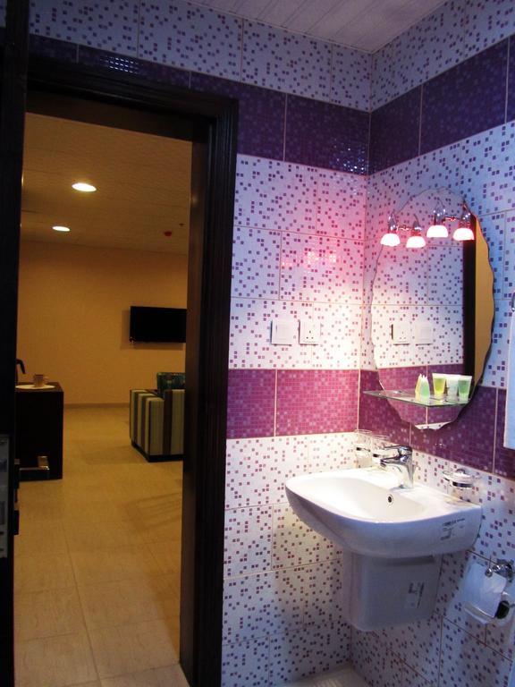 Nadinah Jw Inn Hotel חדר תמונה