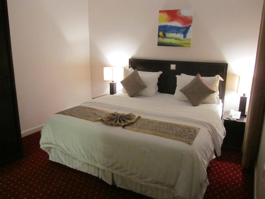 Nadinah Jw Inn Hotel מראה חיצוני תמונה
