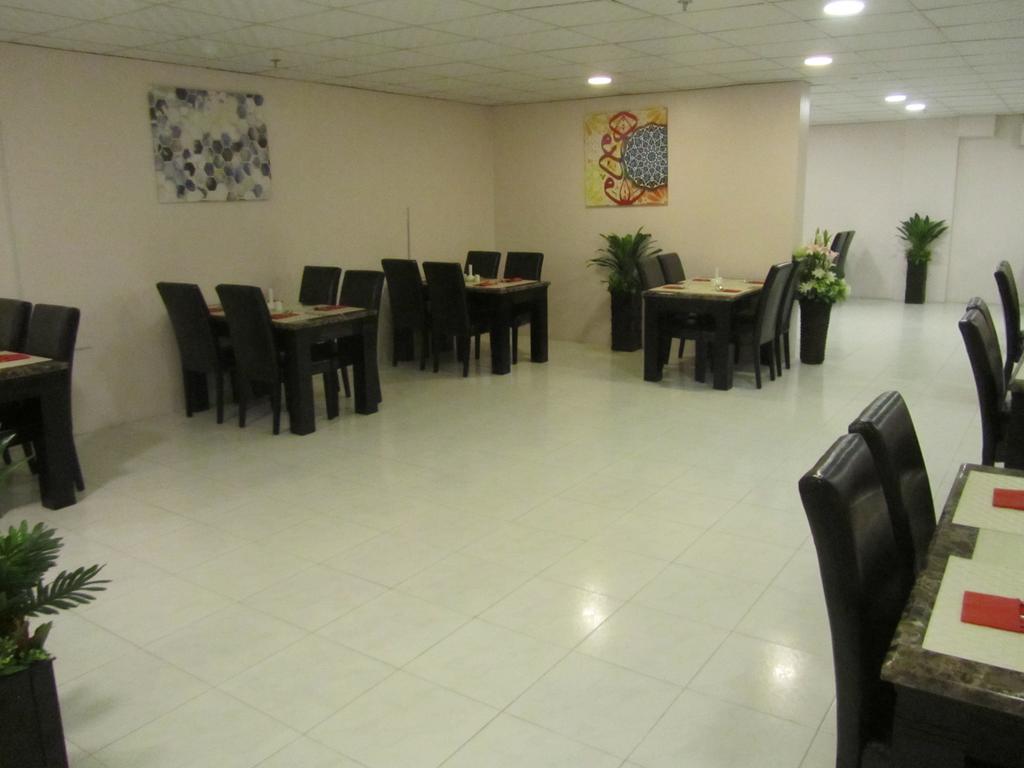 Nadinah Jw Inn Hotel מראה חיצוני תמונה