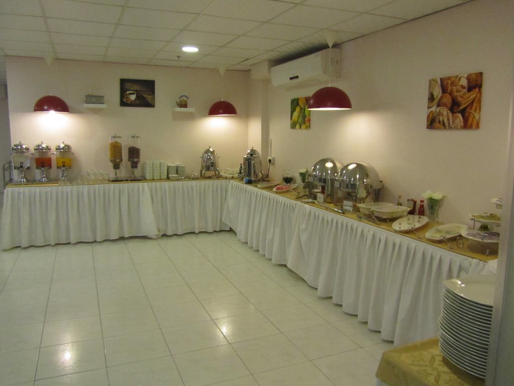 Nadinah Jw Inn Hotel מראה חיצוני תמונה